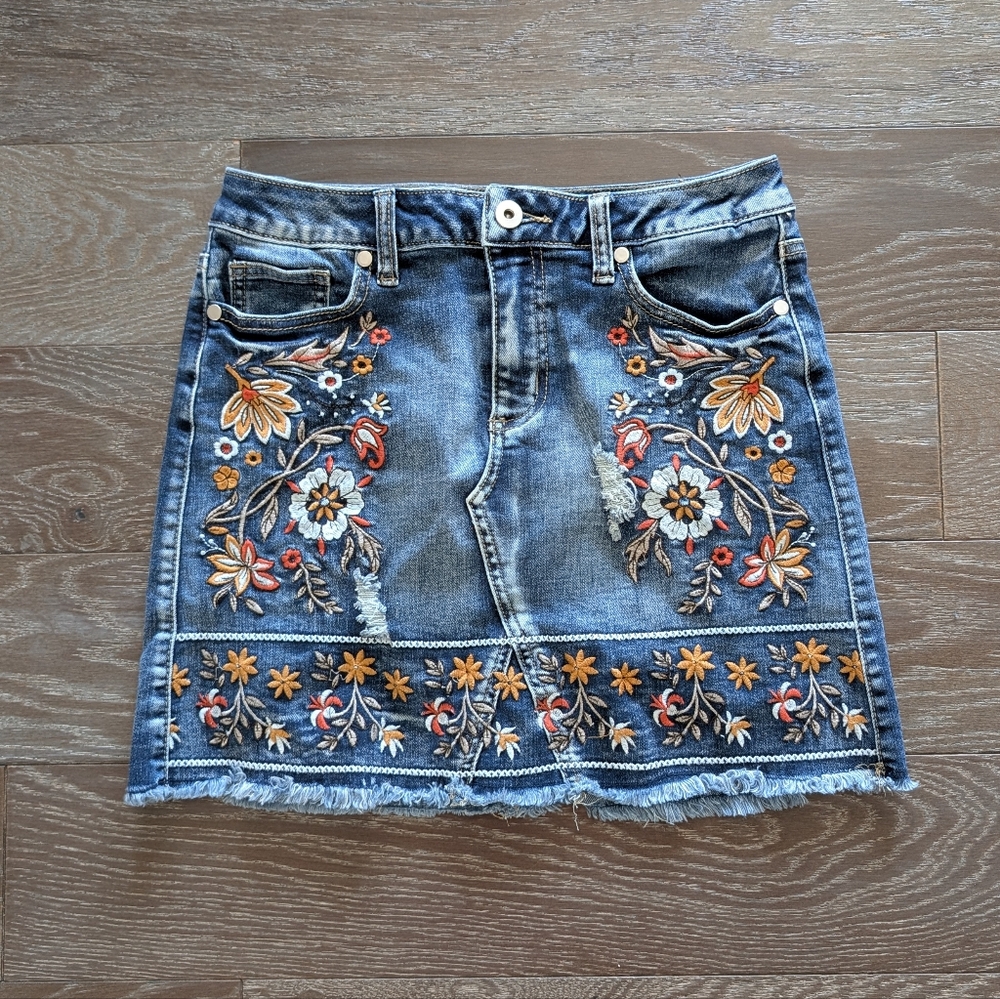 Altar'd State Floral Embroidered Denim Mini Skirt Size XS - Picture 2 of 6